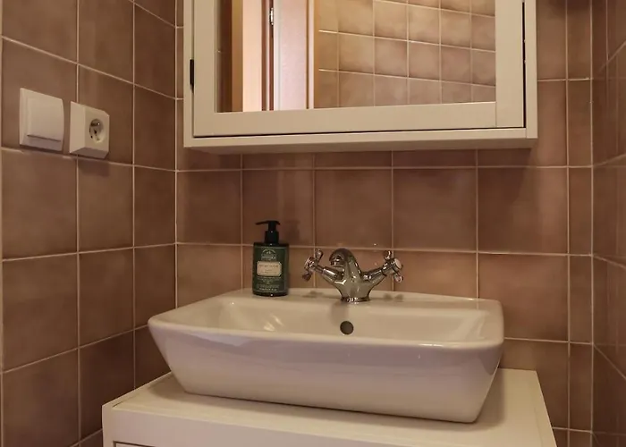 Two Floor Flat By Charles Bridge 아파트 프라하