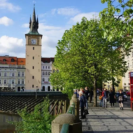 Two Floor Flat By Charles Bridge פראג